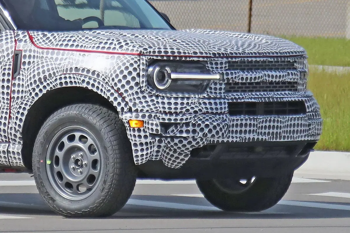 Nuovo Ford Bronco: sarà sia SUV che fuoristrada [Foto spia] (14)