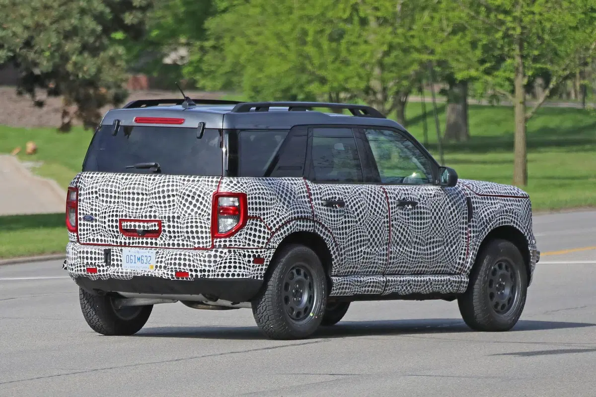Nuovo Ford Bronco: sarà sia SUV che fuoristrada [Foto spia] (22)