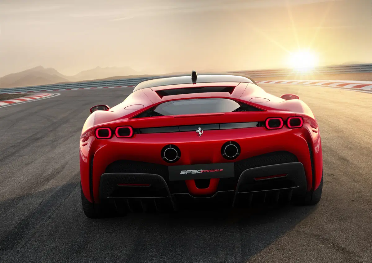 Ferrari SF90 Stradale, la rivoluzione di Maranello (3)