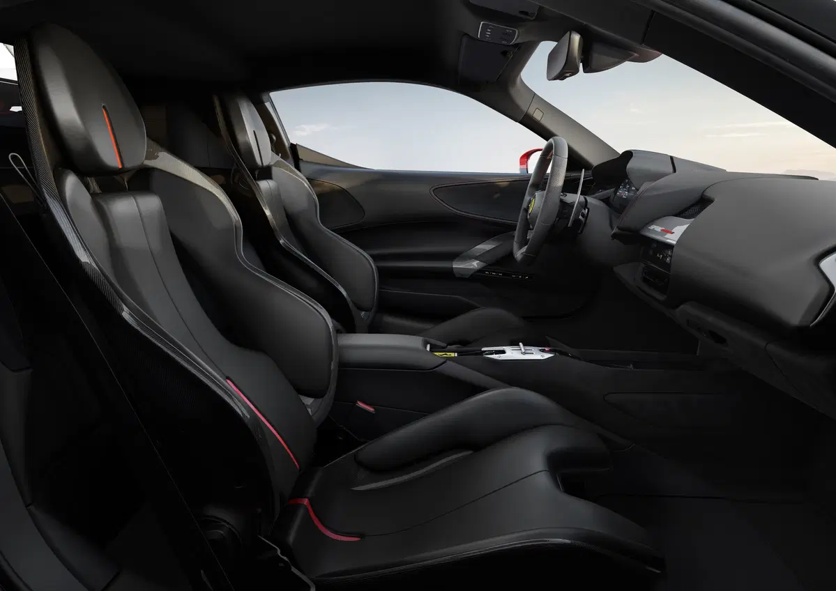 Ferrari SF90 Stradale, la rivoluzione di Maranello (9)