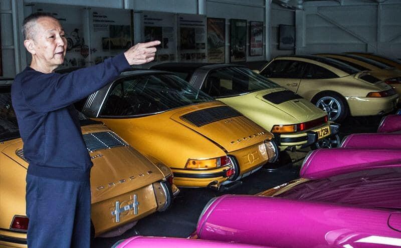 Il vecchio pilota asiatico che smania per le Porsche di ogni tipo (se ne intende): Ikuzawa&rsquo;s Garage da urlo