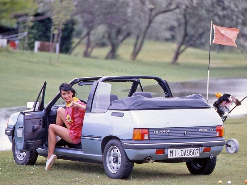 Tra le pi&ugrave; desiderate degli anni &#039;80 tra i giovani c&#039;era la Peugeot 205 Cabriolet, anch&#039;essa opera di Pininfarina