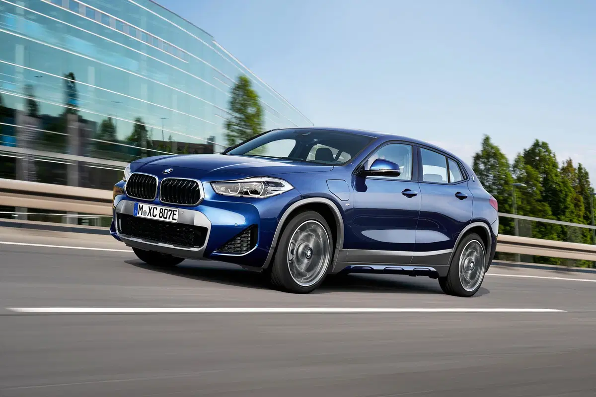 BMW X2 xDrive 25e, sul SUV arriva l'ibrido plug-in (3)