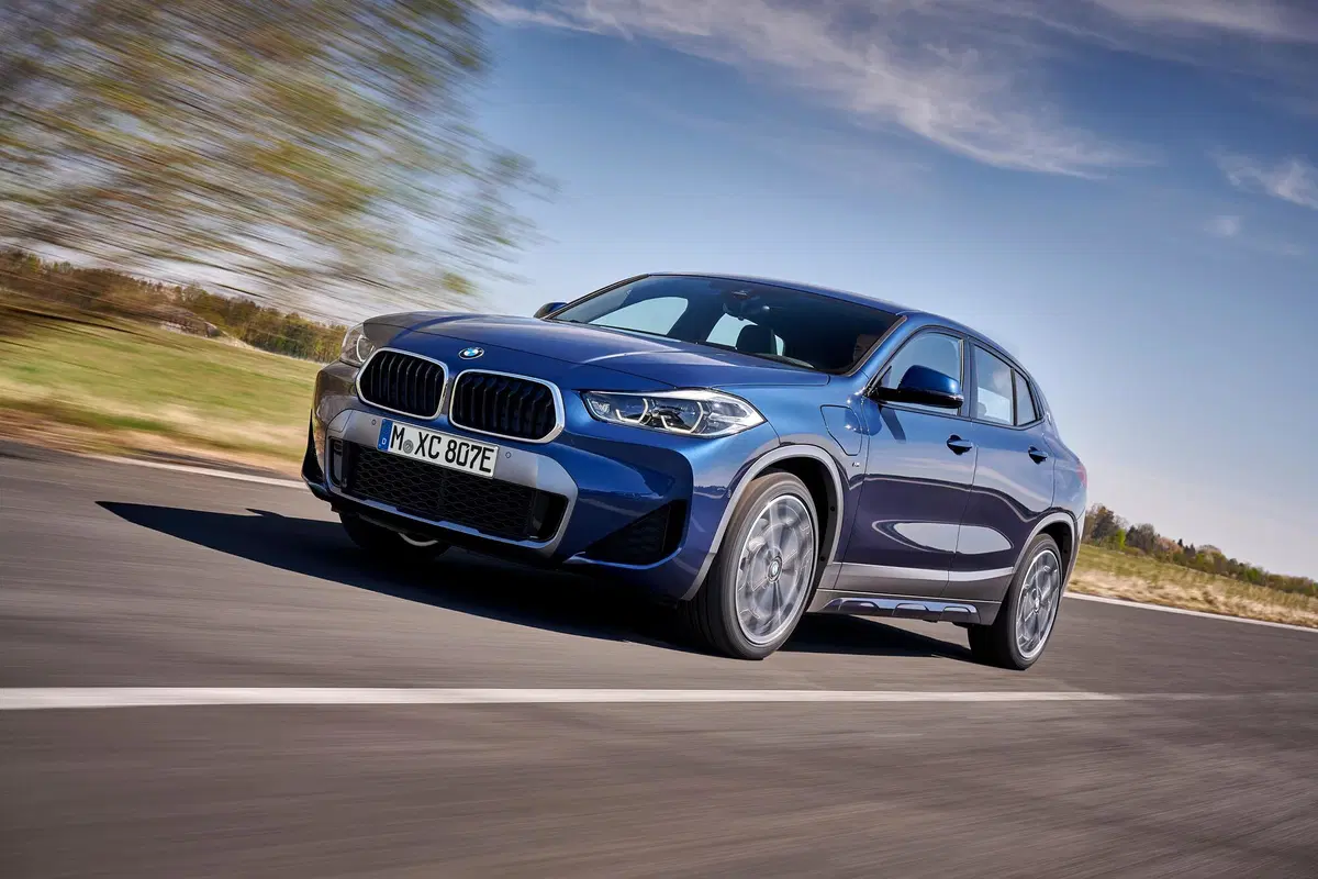 BMW X2 xDrive 25e, sul SUV arriva l'ibrido plug-in