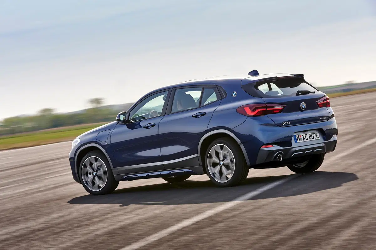 BMW X2 xDrive 25e, sul SUV arriva l'ibrido plug-in (8)
