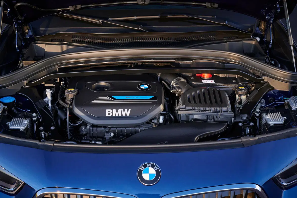 BMW X2 xDrive 25e, sul SUV arriva l'ibrido plug-in (9)
