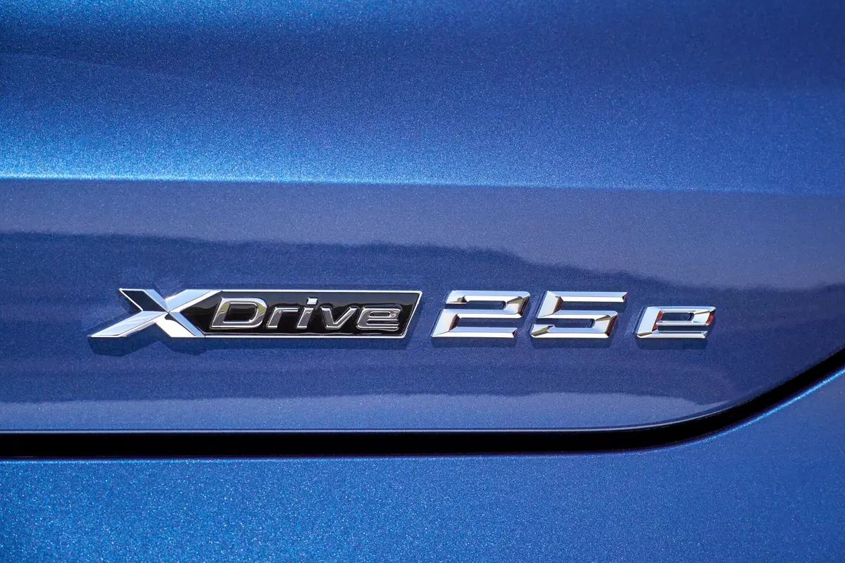 BMW X2 xDrive 25e, sul SUV arriva l'ibrido plug-in (12)
