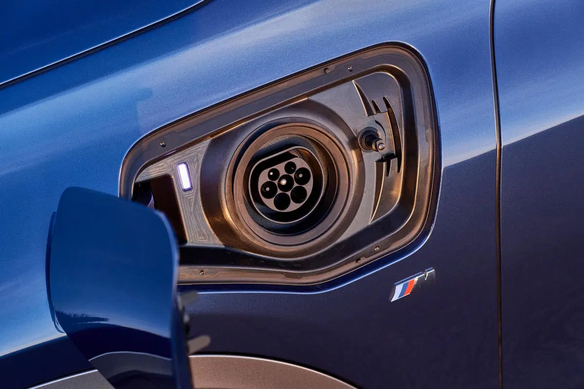 BMW X2 xDrive 25e, sul SUV arriva l'ibrido plug-in (13)