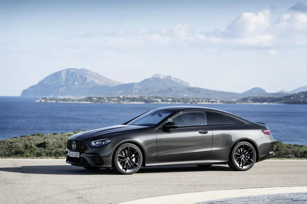 Mercedes Classe E Coupé e Cabrio 2020: ecco il restyling