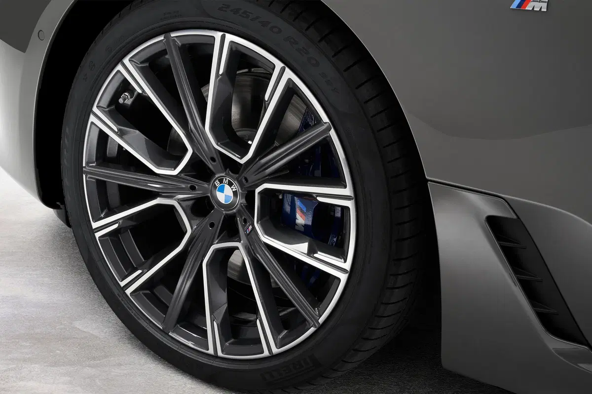 BMW Serie 6 Gran Turismo, svelato il restyling (6)