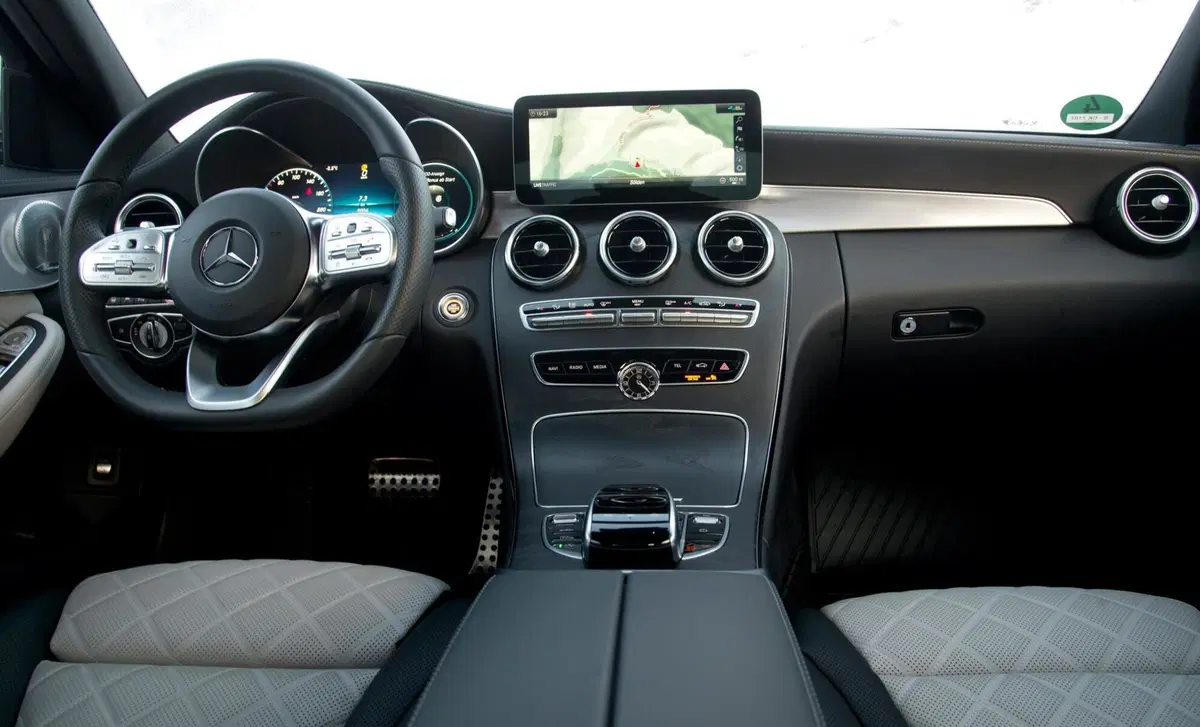 Mercedes-Benz Classe C 300 de Auto EQ-Power Executive (11)