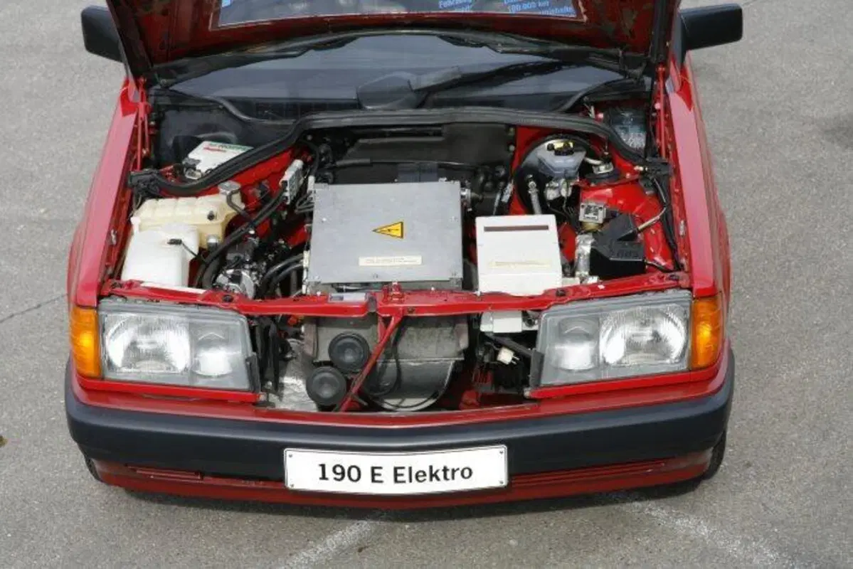 Mercedes 190 E Elektro, l’elettrico premium di 30 anni fa (5)
