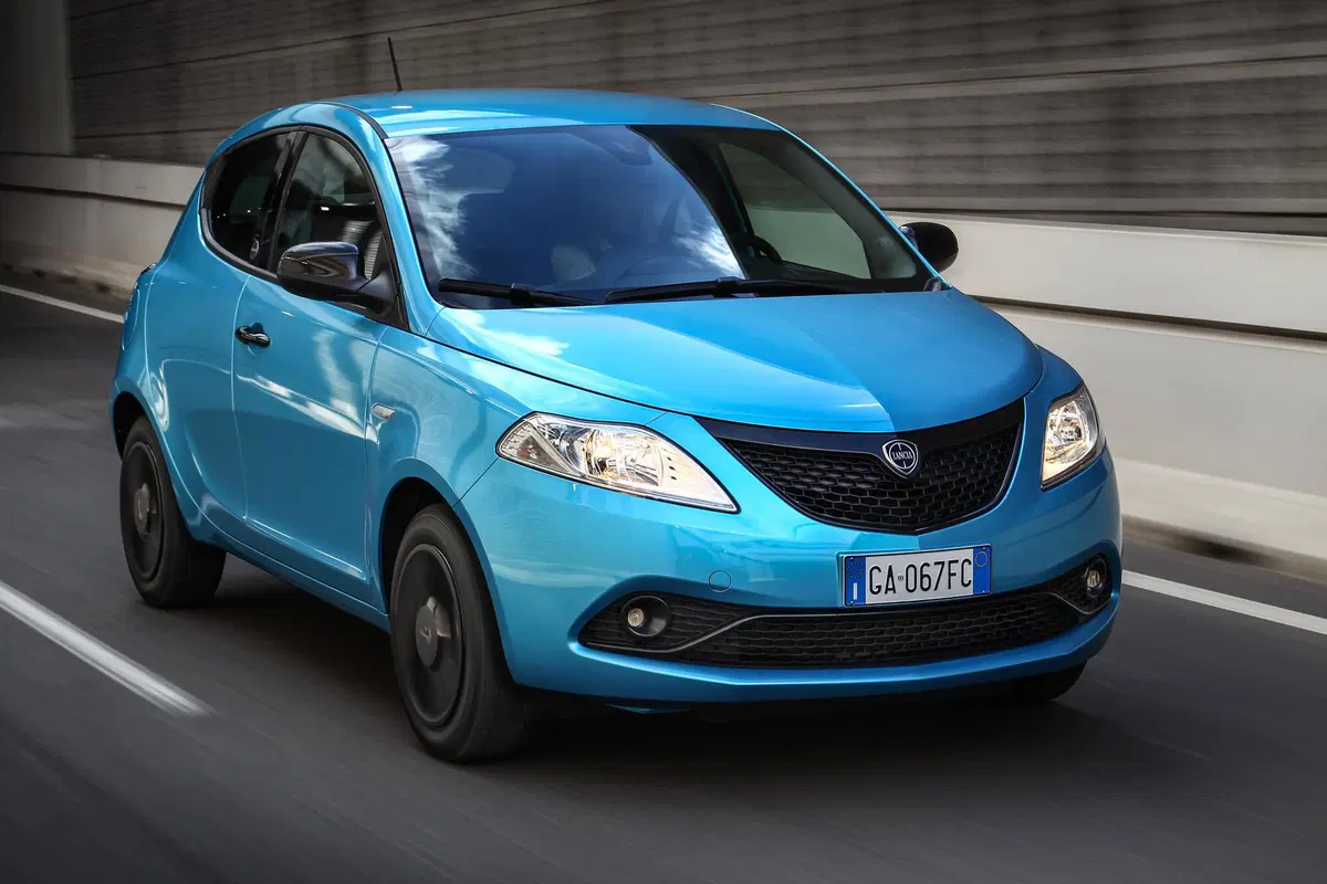 Lancia Ypsilon Hybrid | Il sistema a 12 volt promette risparmio...