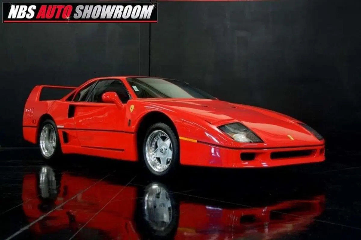 13.000 $ per una Ferrari F40! Peccato sia una replica su base Pontiac Fiero...