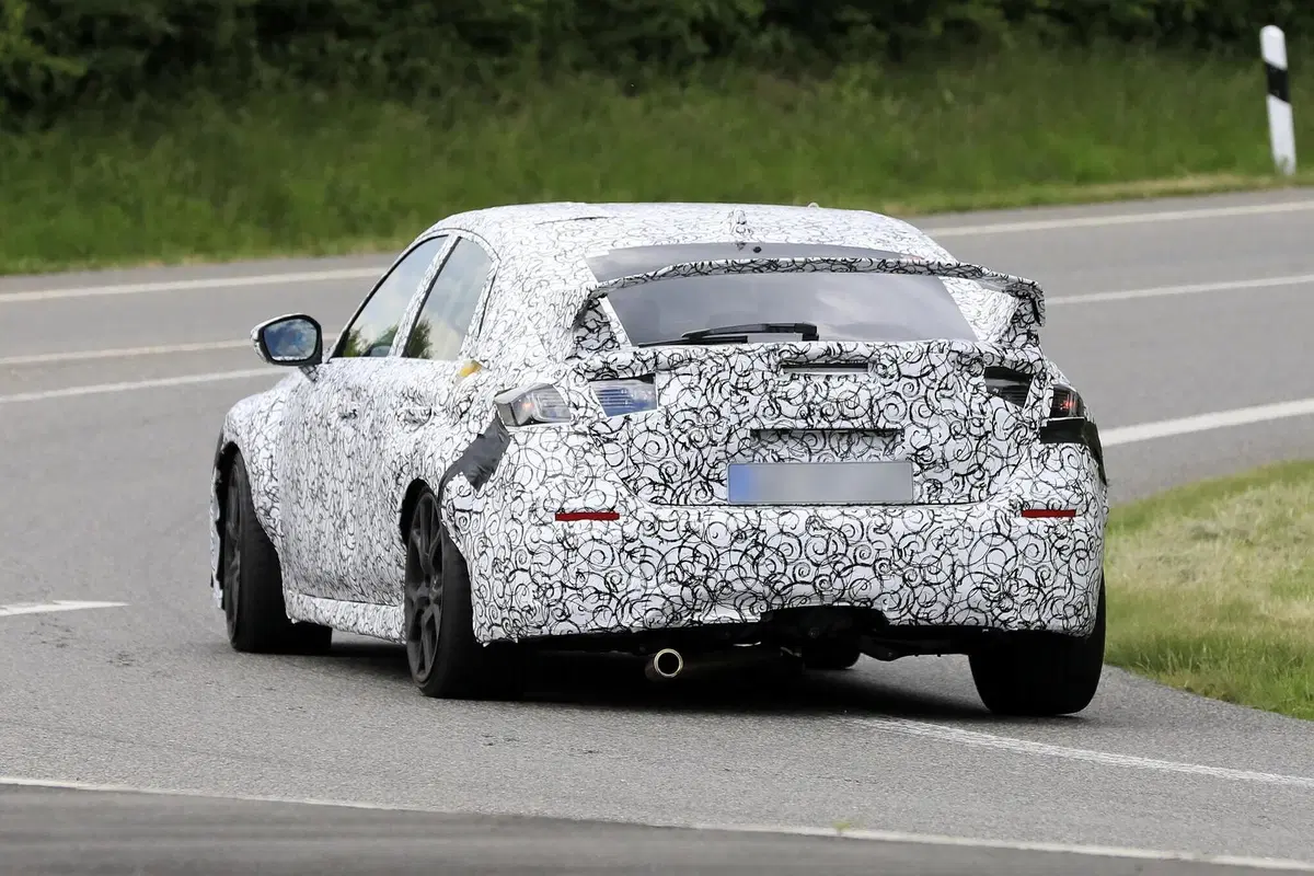 Honda Civic Type R: la nuova sportiva Jap sarà ibrida? [Foto spia] (9)