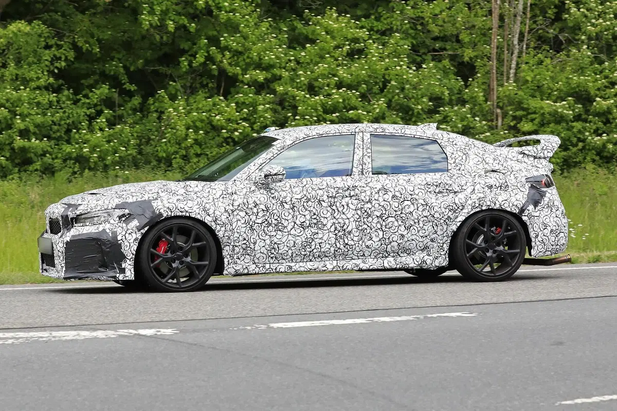 Honda Civic Type R: la nuova sportiva Jap sarà ibrida? [Foto spia] (5)