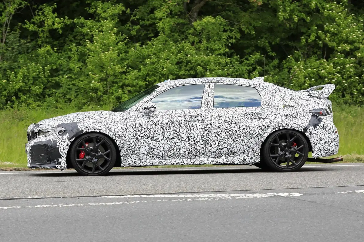 Honda Civic Type R: la nuova sportiva Jap sarà ibrida? [Foto spia] (6)