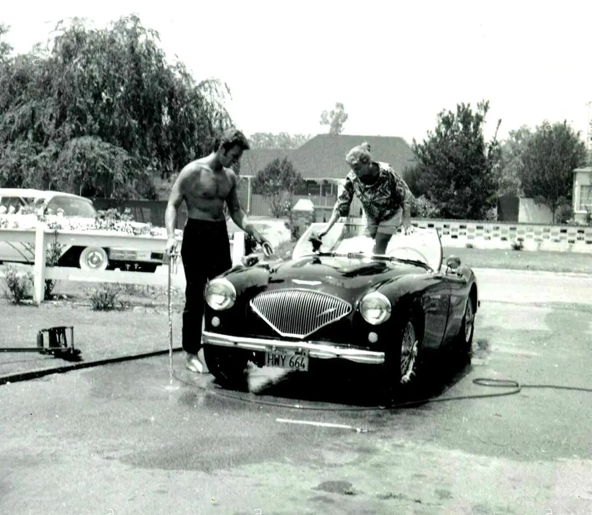 Clint Eastwood novantenne, L’attore ne ha passate di auto: eccole [da Ford a Ferrari] (5)