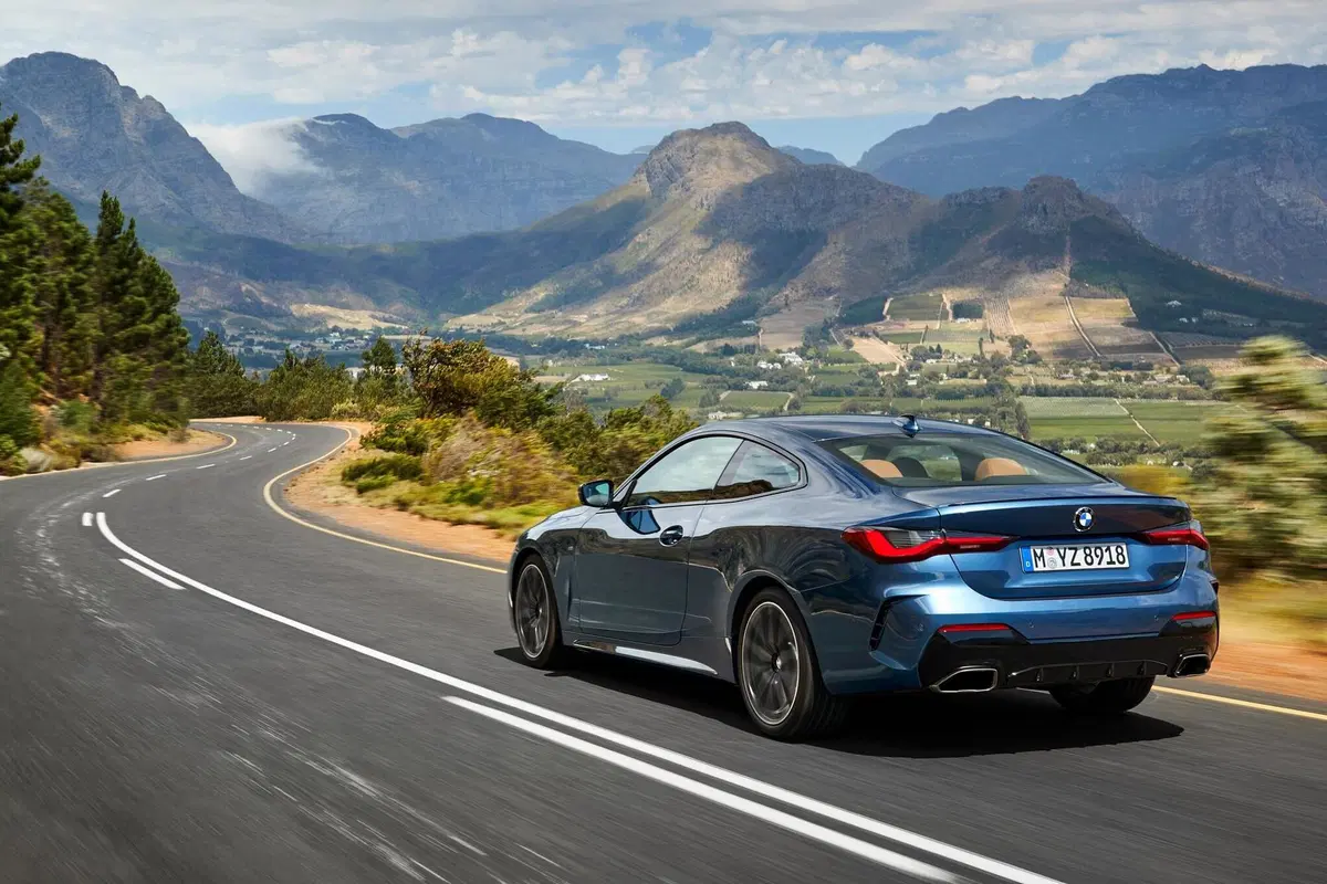 La nuova BMW Serie 4 è arrivata: maxi griglia e mild hybrid [Foto] (2)