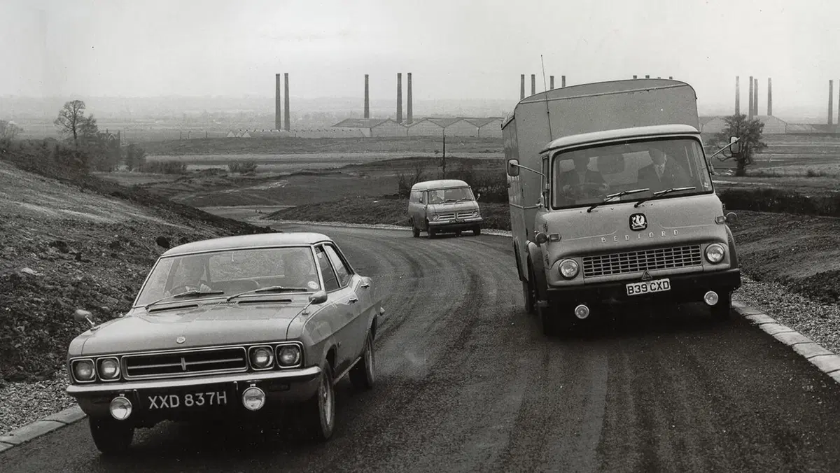 Il Millbrook Proving Ground compie 50 anni: la pista ha ospitato anche Top Gear e 007 Casino Royale (4)