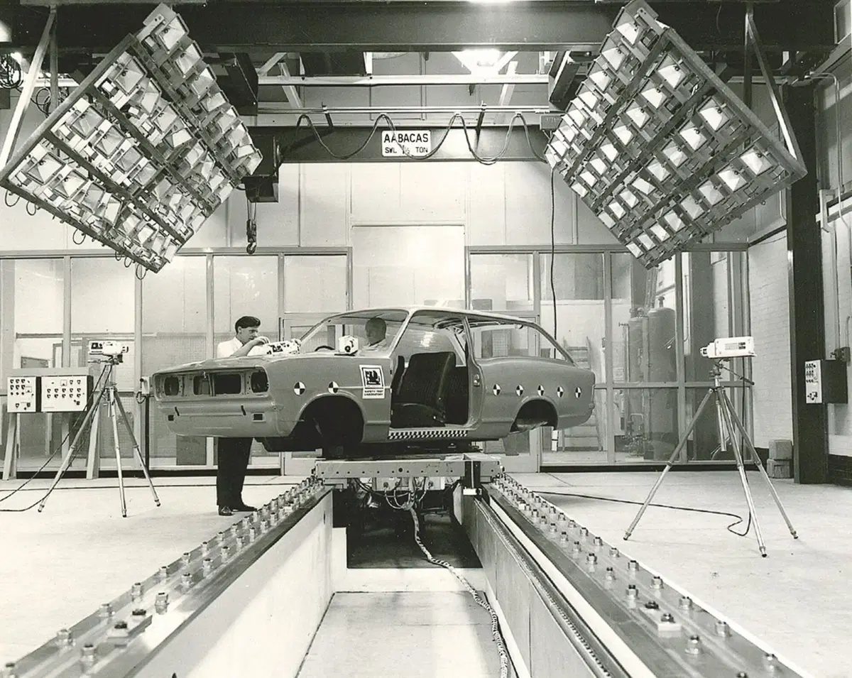 Il Millbrook Proving Ground compie 50 anni: la pista ha ospitato anche Top Gear e 007 Casino Royale (5)
