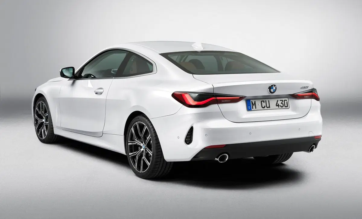 BMW Serie 4 Coupé M4  CS (11)