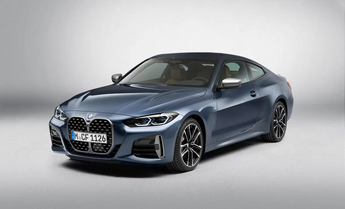 BMW Serie 4 Coupé M4  CS (7)