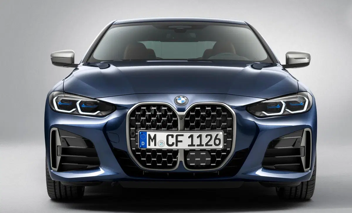 BMW Serie 4 Coupé M4  CS (4)