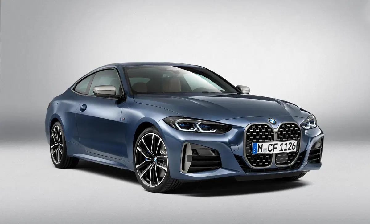BMW Serie 4 Coupé M4  CS (9)