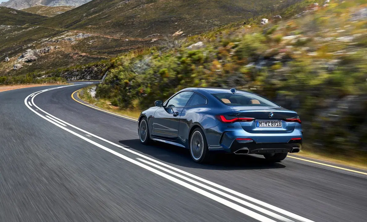 BMW Serie 4 Coupé M4  CS (5)