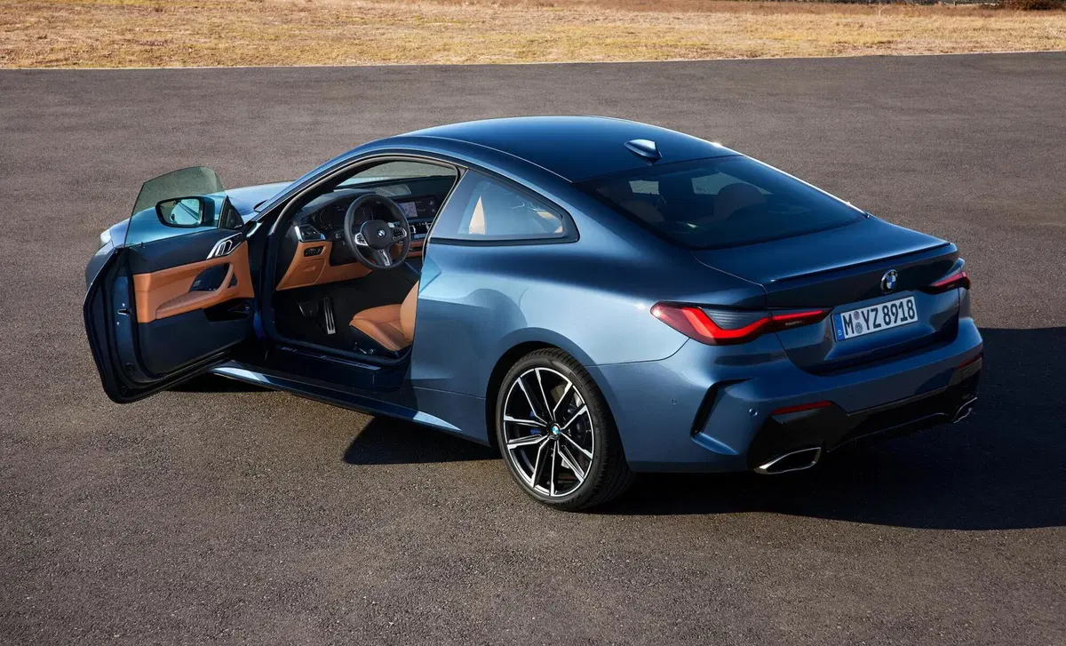 BMW Serie 4 Coupé M4  CS (8)
