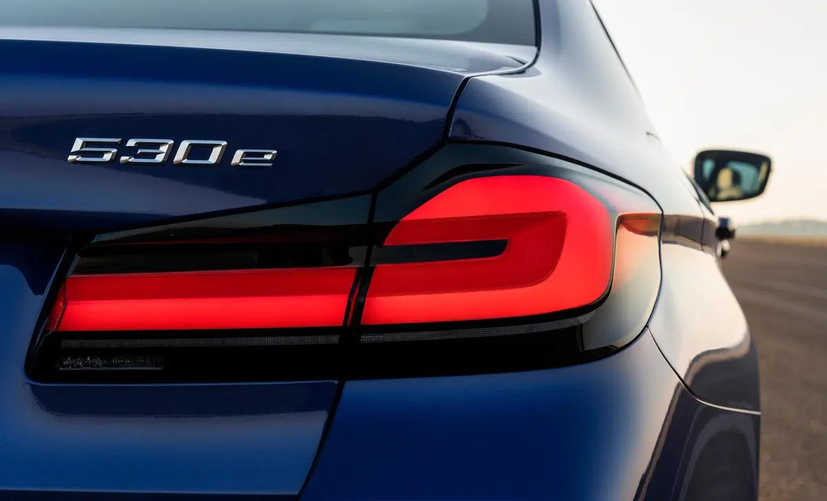 BMW Serie 5 (2016-23) (18)