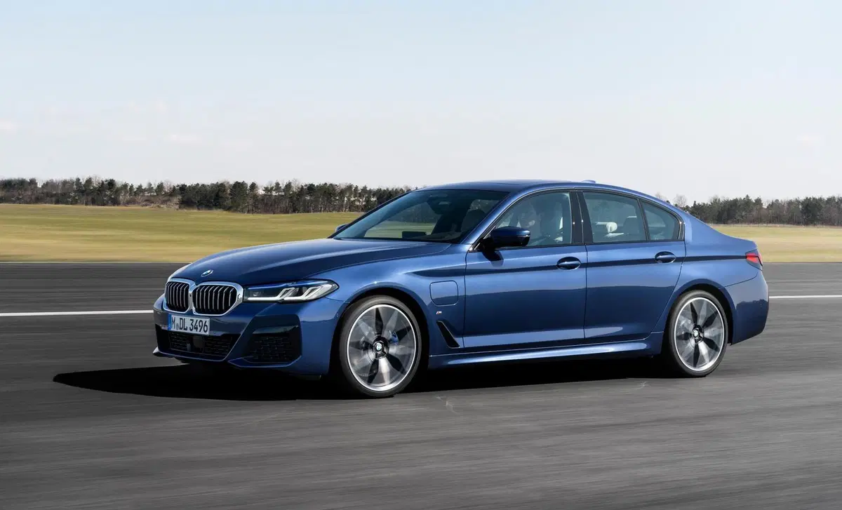 BMW Serie 5 (2016-23) (6)