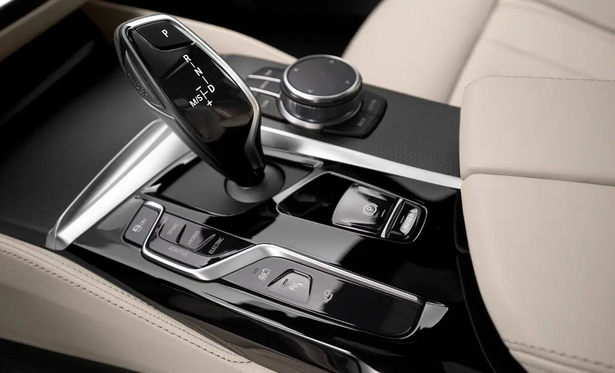 BMW Serie 5 (2016-23) (15)