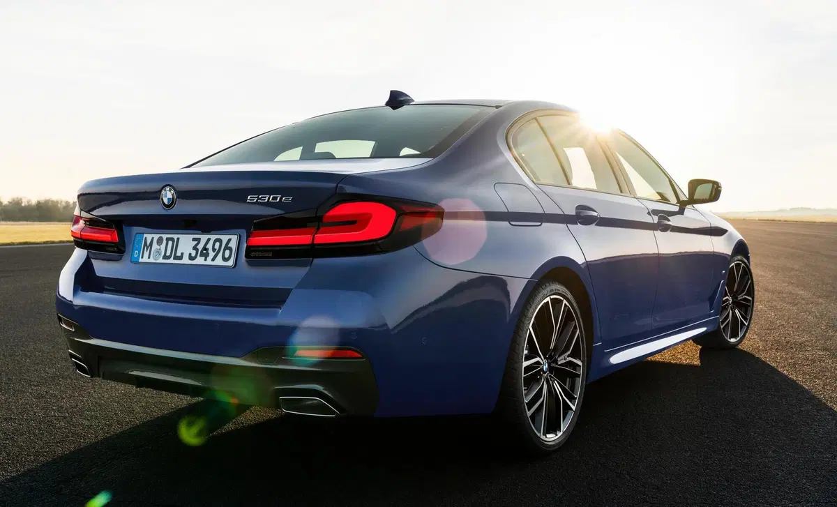 BMW Serie 5 (2016-23) (9)