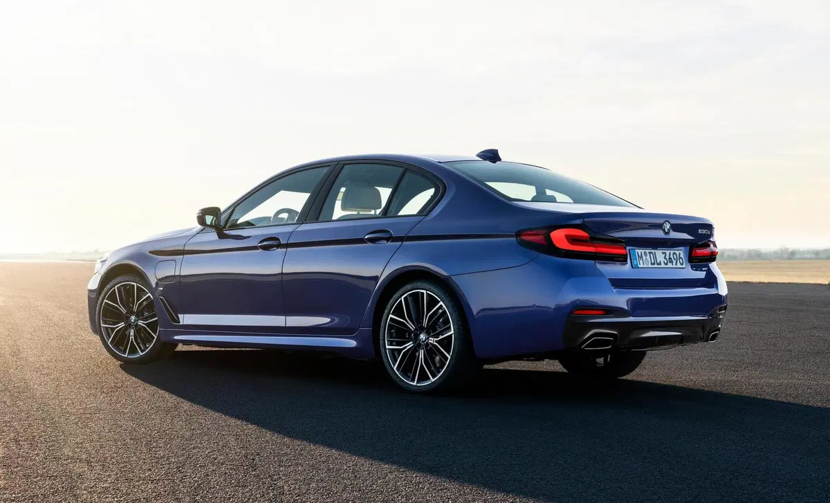 BMW Serie 5 (2016-23) (7)
