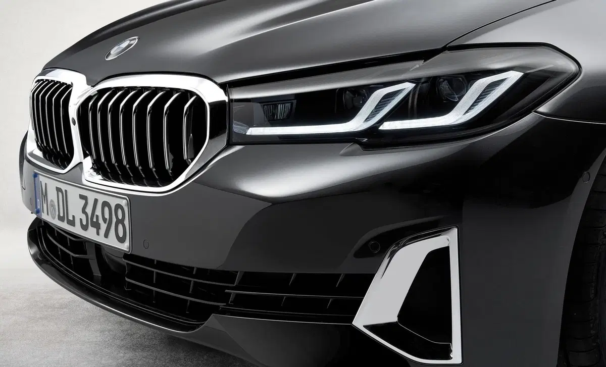 BMW Serie 5 Touring (2017-24) (25)