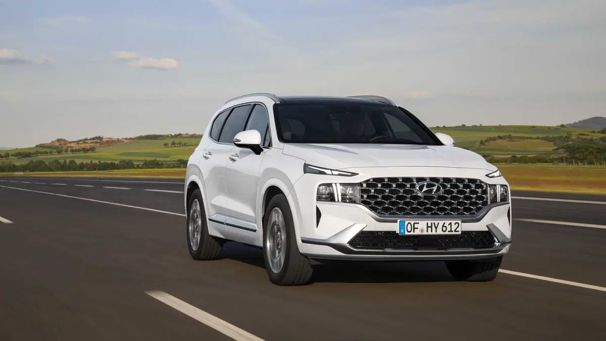 Nuovo Hyundai Santa Fe: il SUV coreano si rinnova (13)