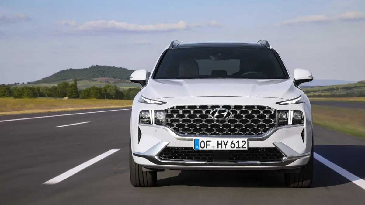 Nuovo Hyundai Santa Fe: il SUV coreano si rinnova (8)