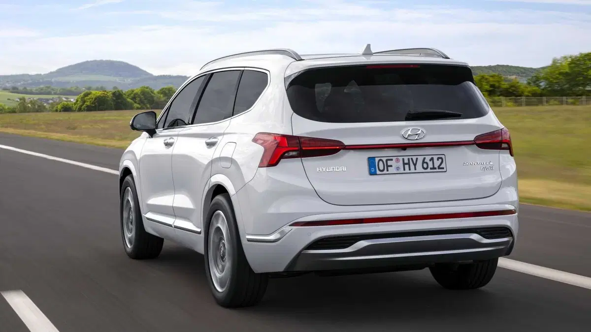 Nuovo Hyundai Santa Fe: il SUV coreano si rinnova (6)