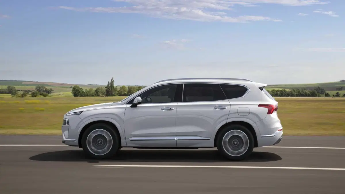 Nuovo Hyundai Santa Fe: il SUV coreano si rinnova (11)