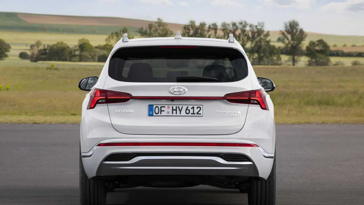 Nuovo Hyundai Santa Fe: il SUV coreano si rinnova (3)