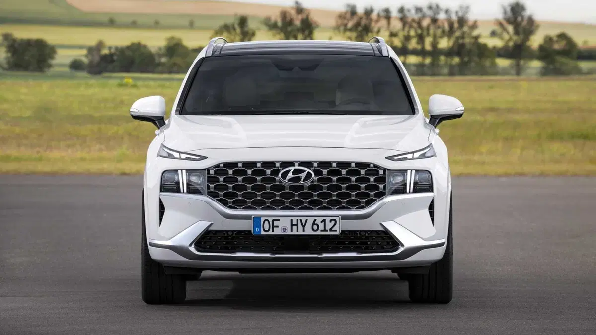 Nuovo Hyundai Santa Fe: il SUV coreano si rinnova (16)