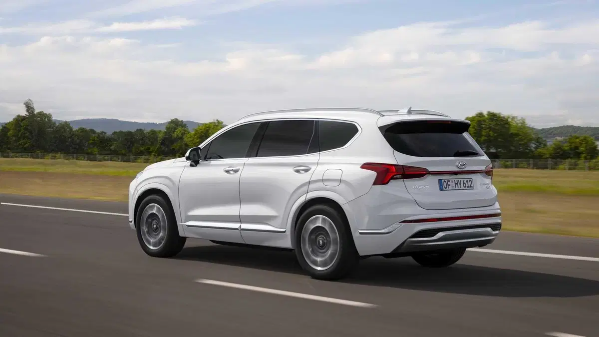 Nuovo Hyundai Santa Fe: il SUV coreano si rinnova (18)