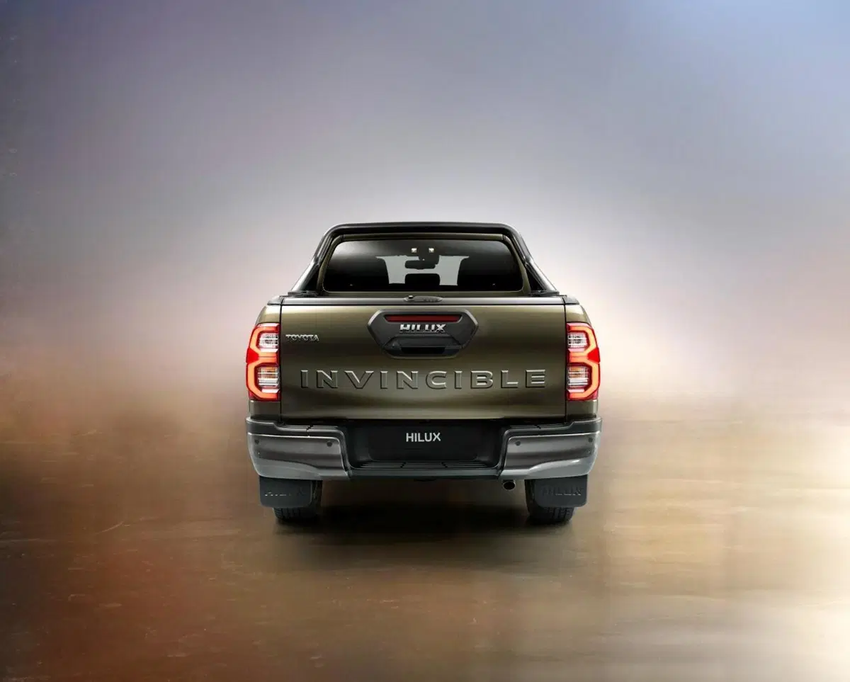 Toyota Hilux, ecco la generazione 2021 (5)