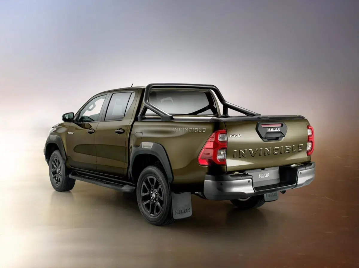 Toyota Hilux, ecco la generazione 2021 (2)