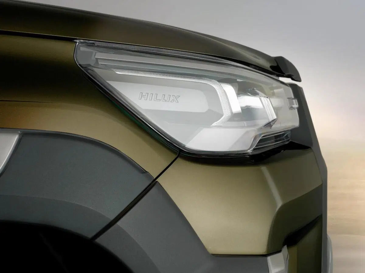 Toyota Hilux, ecco la generazione 2021 (14)