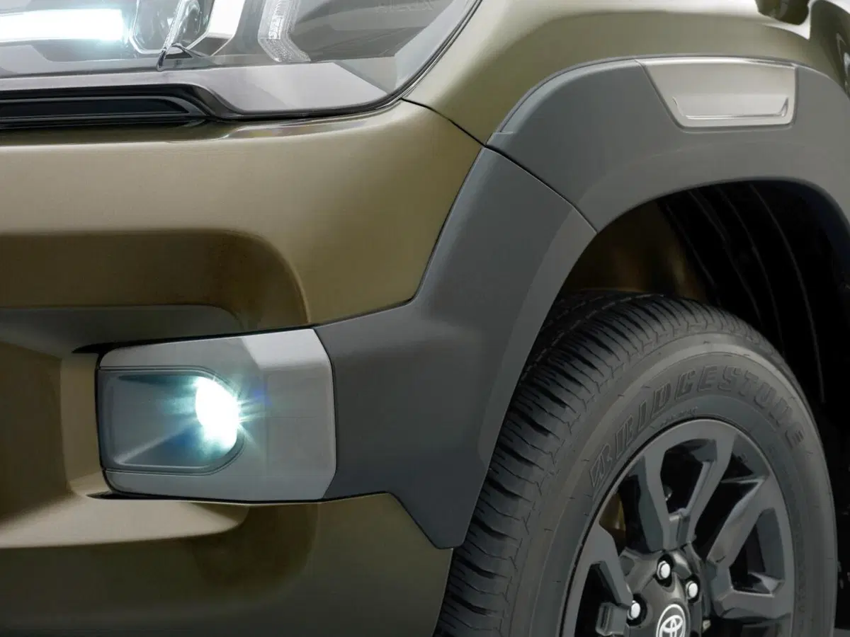 Toyota Hilux, ecco la generazione 2021 (16)