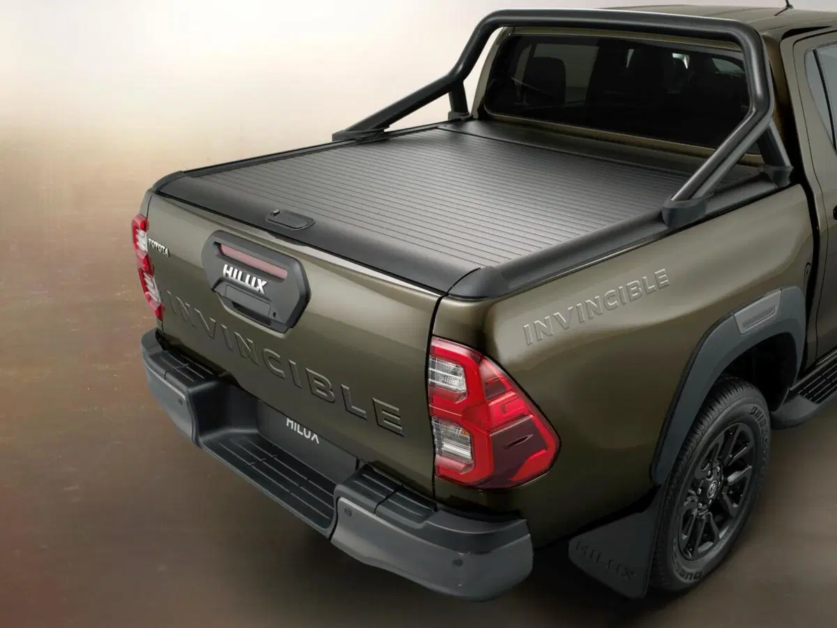 Toyota Hilux, ecco la generazione 2021 (17)