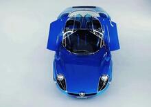 Alfa Romeo 33 Stradale: 5.000 ore di restauro per la bellezza BLU REALE